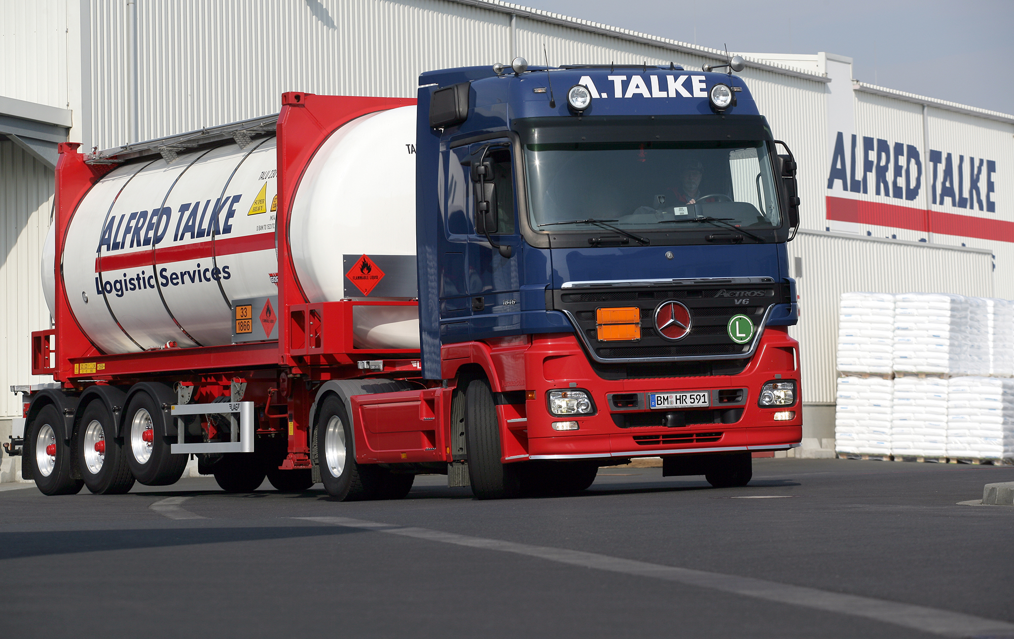 Lanxess: “Green Tyres” save truck drivers save truck drivers 8.5 per cent on fuel