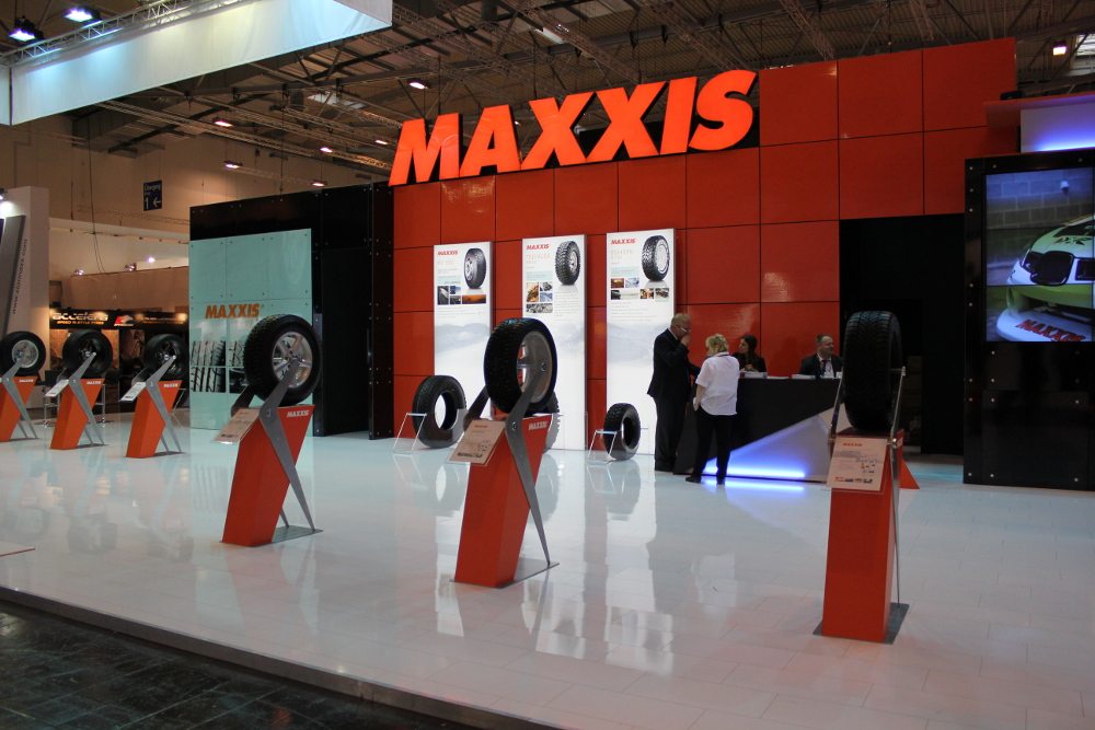 Maxxis stand Reifen 2014