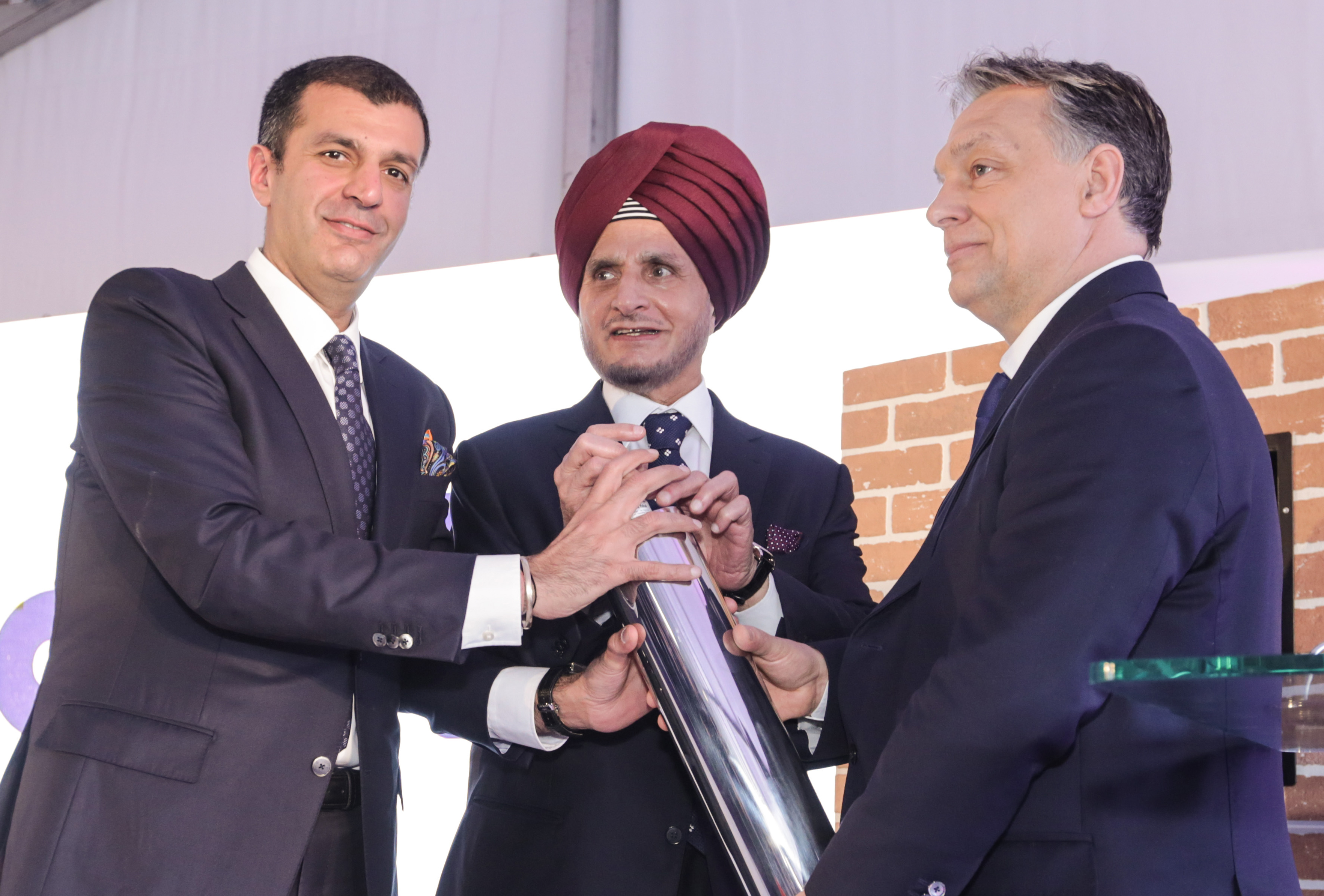 Apollo lays foundation of Hungary Greenfield tyre manufacturing plant