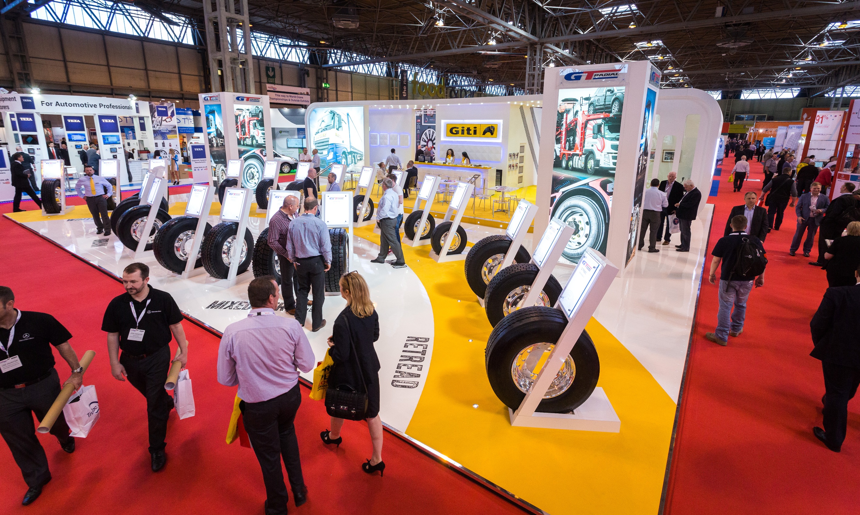 Pirelli returns alongside all major UK players at CV Show 2015