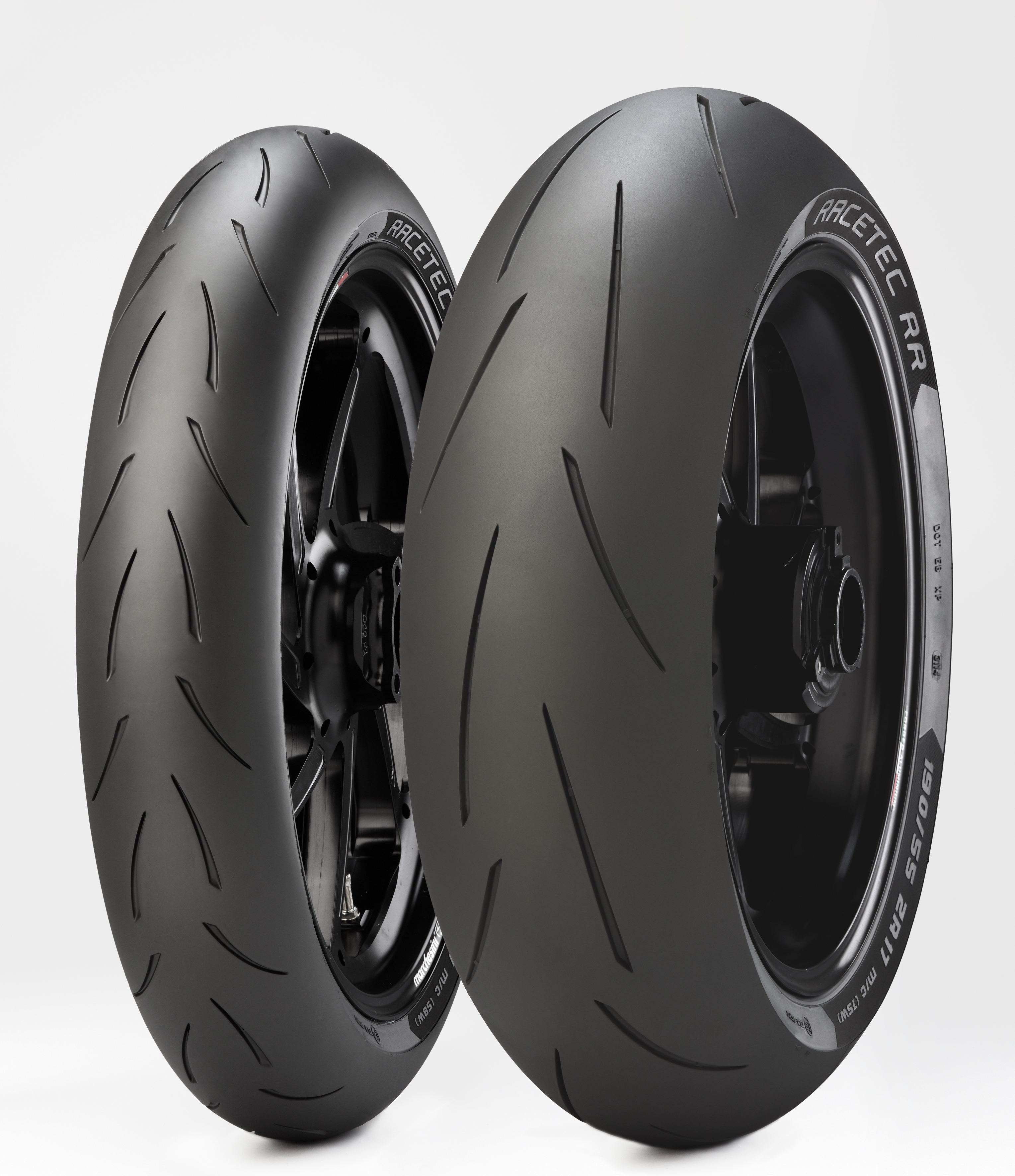 Motorcycle News makes Metzeler Racetec RR its 2015 Tyre of the Year