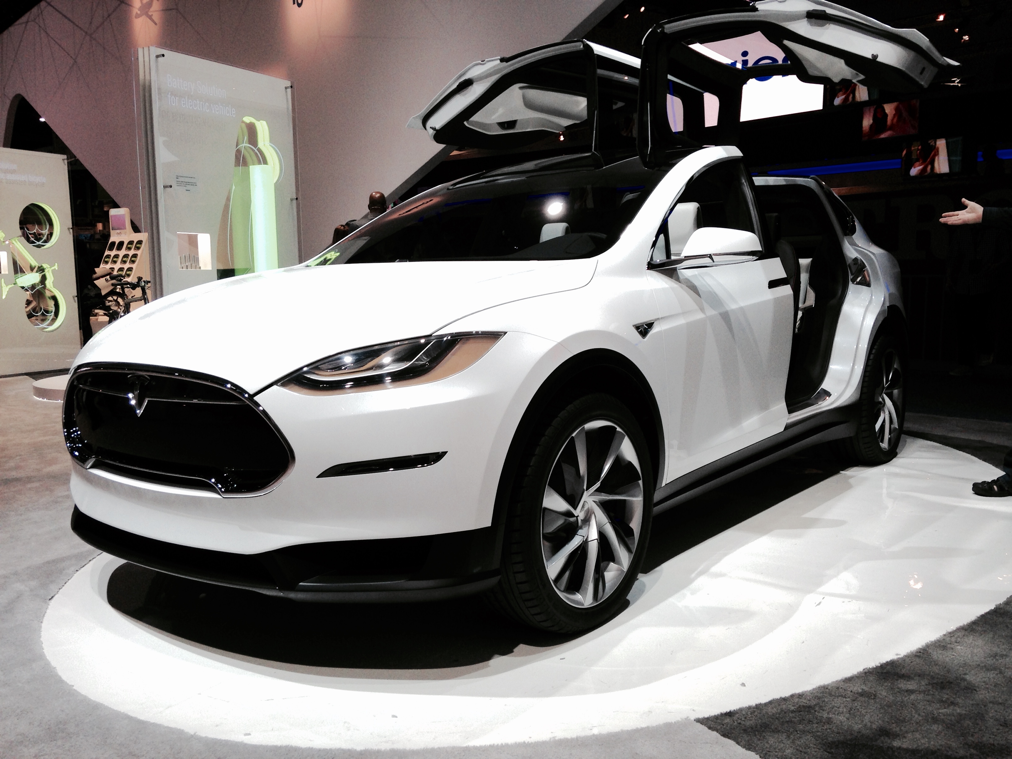 Pirelli supporting Tesla SUV development