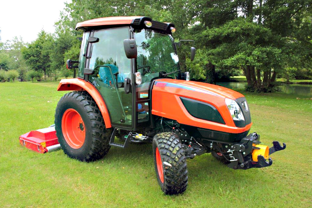 Mini tractor. Садовый трактор. Универсальный минитракто. Crawler tractor мини трактор. Летающий трактор.