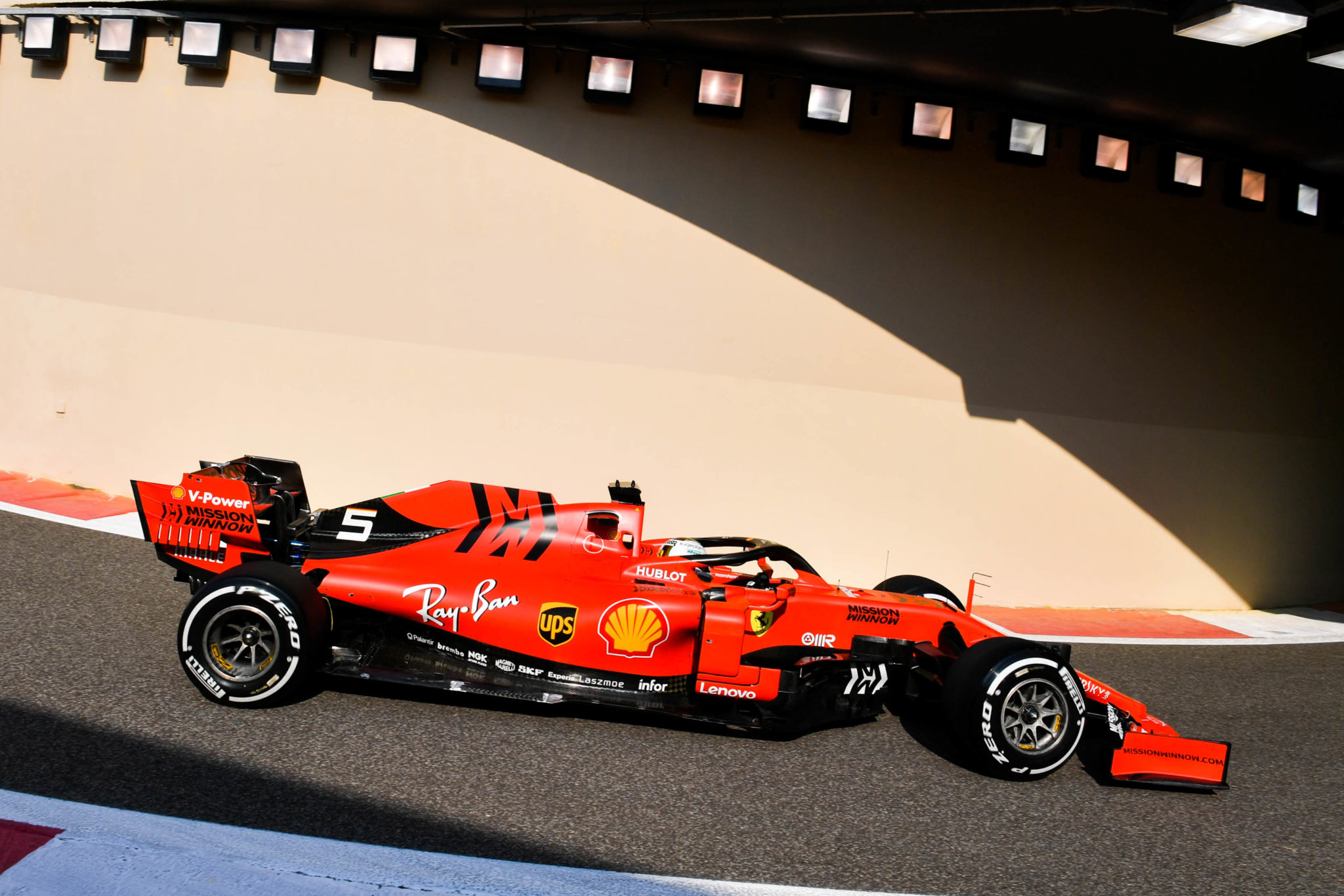 Vettel Ferrari Pirelli F1 2020 tyre