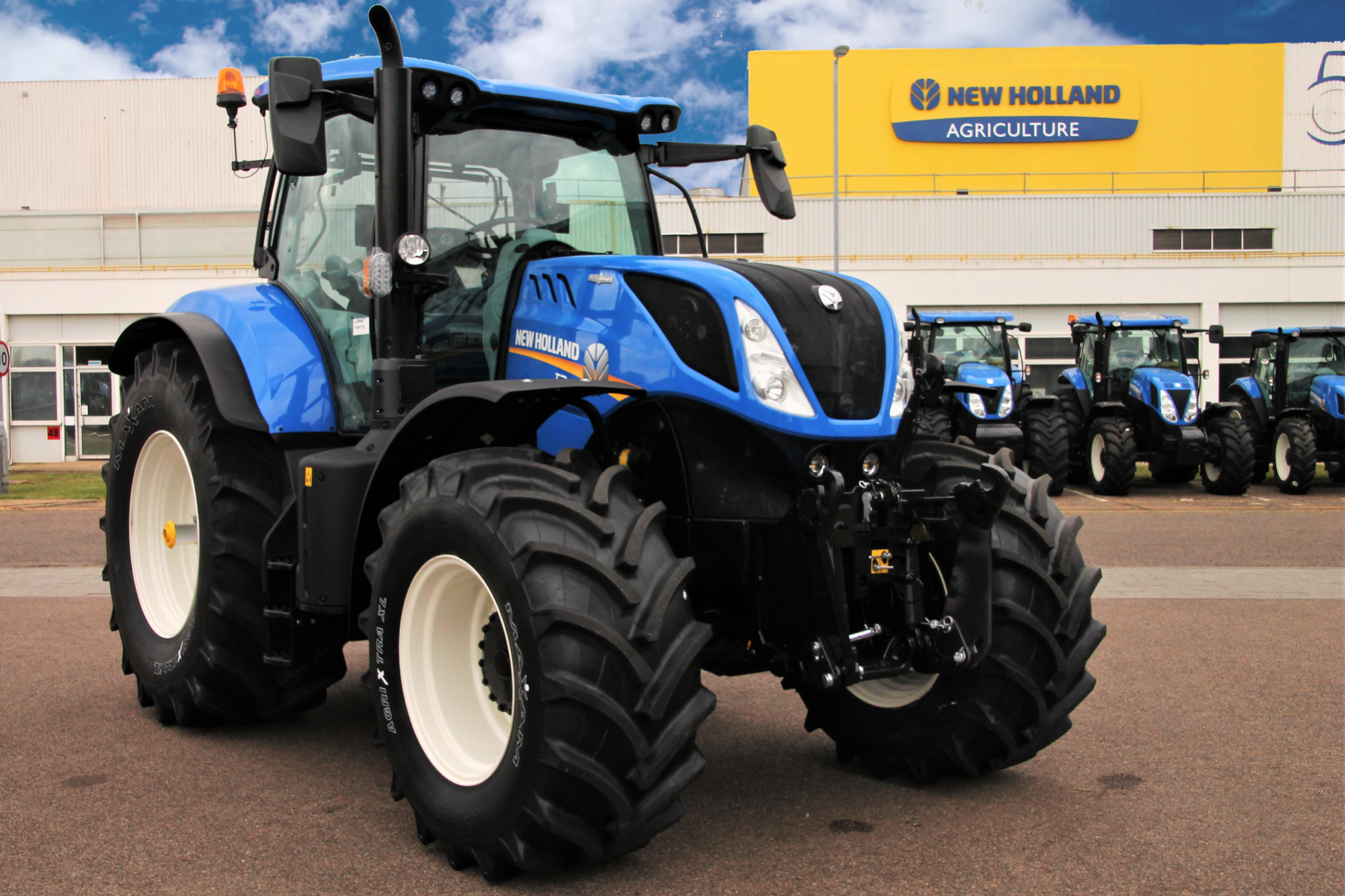Maxam to supply Agrixtra agricultural tyres to New Holland tractors