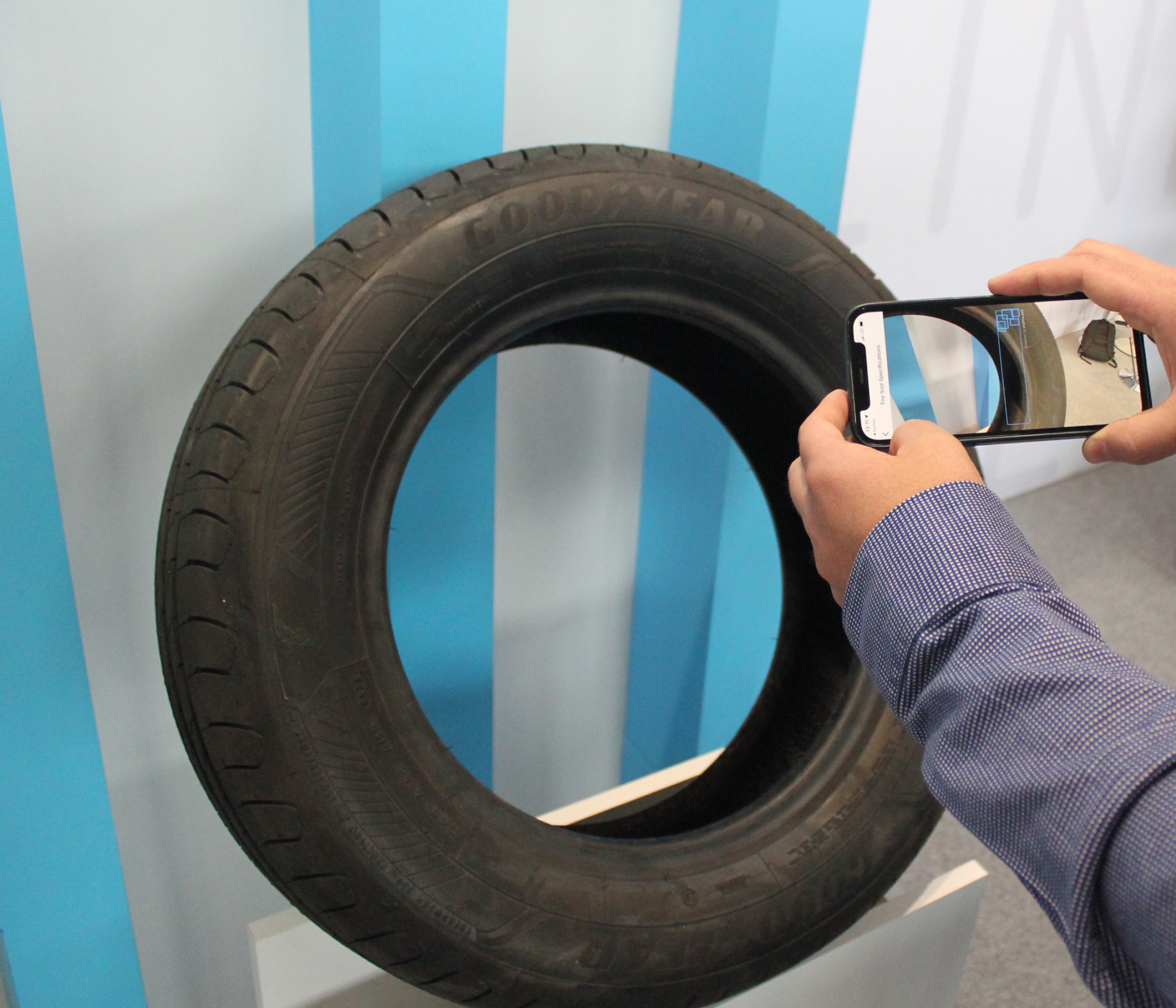 Tyre sidewall scanning technology from Anyline