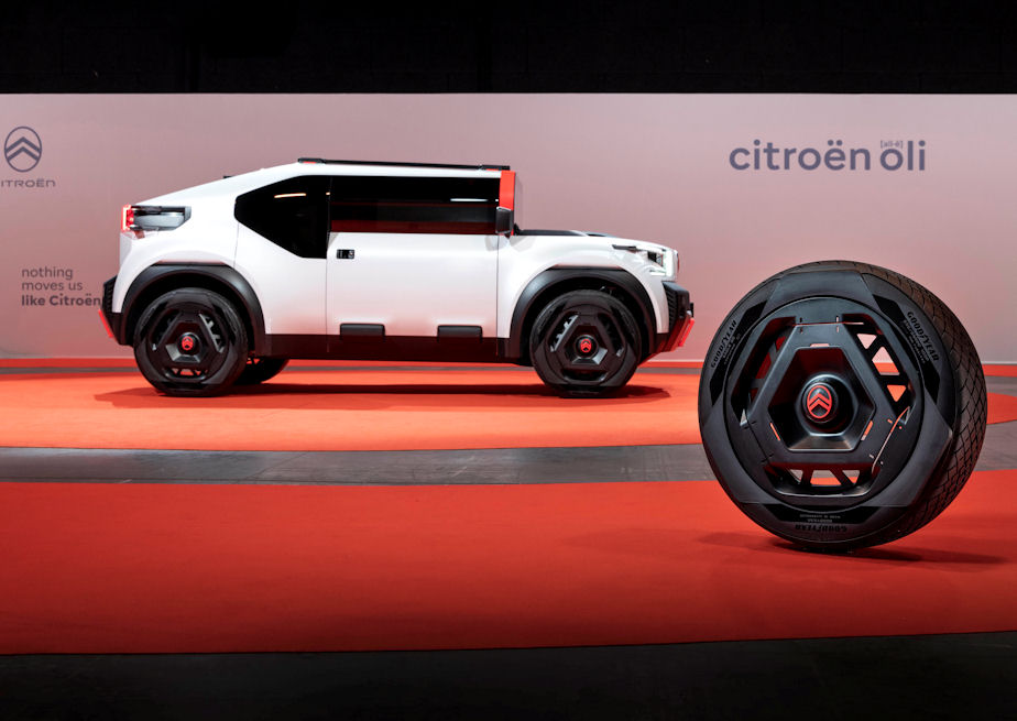 Goodyear showcases Eagle GO concept tyre on Citroën oli