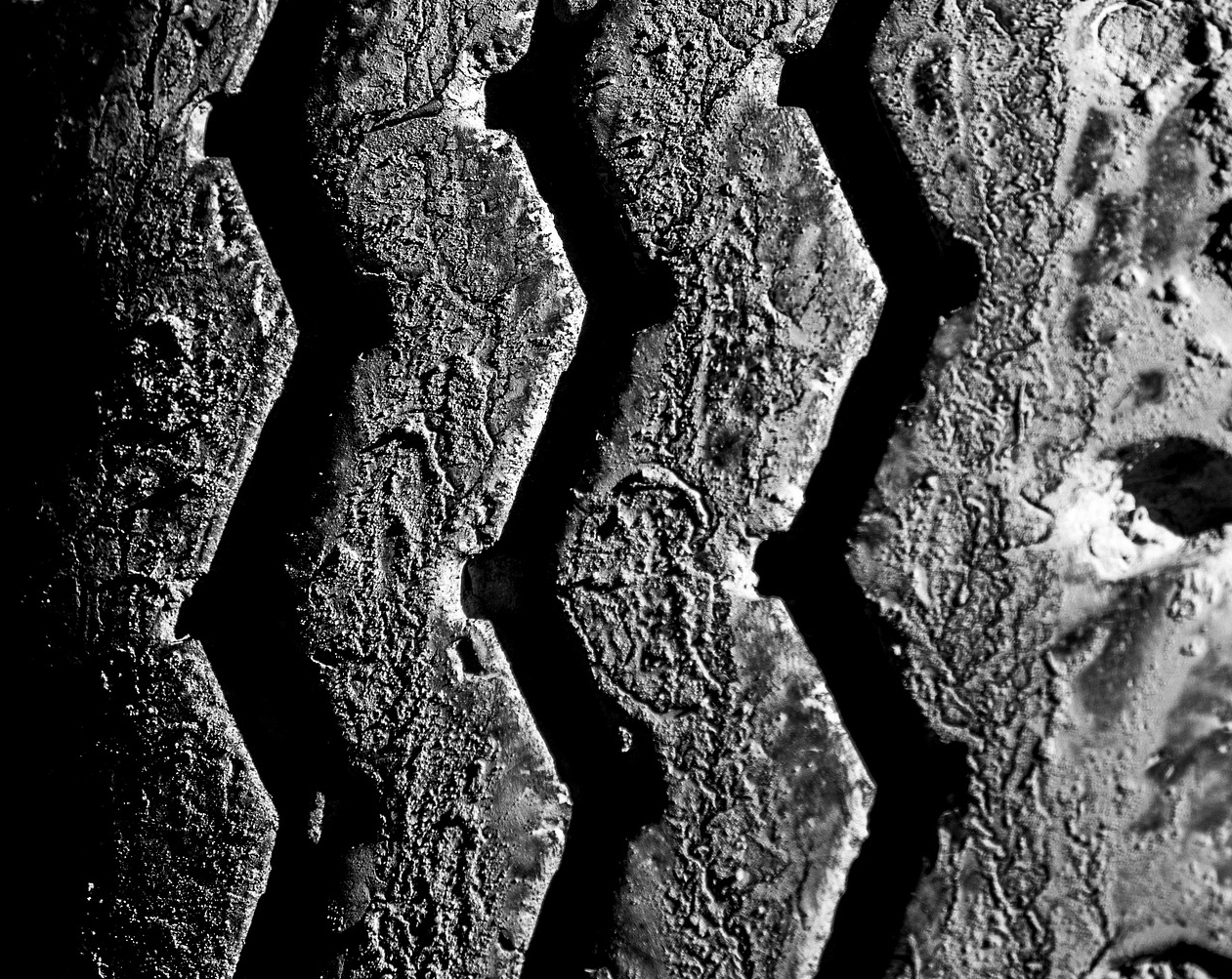 Northern Ireland bans tyres aged 10 years plus on HGVs, buses and minibuses