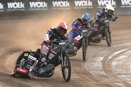 Lindgren boosts Speedway World title bid