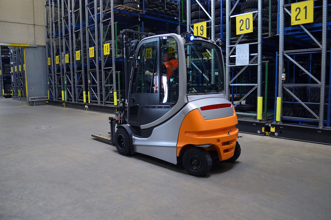 Choosing the right material handling tyre