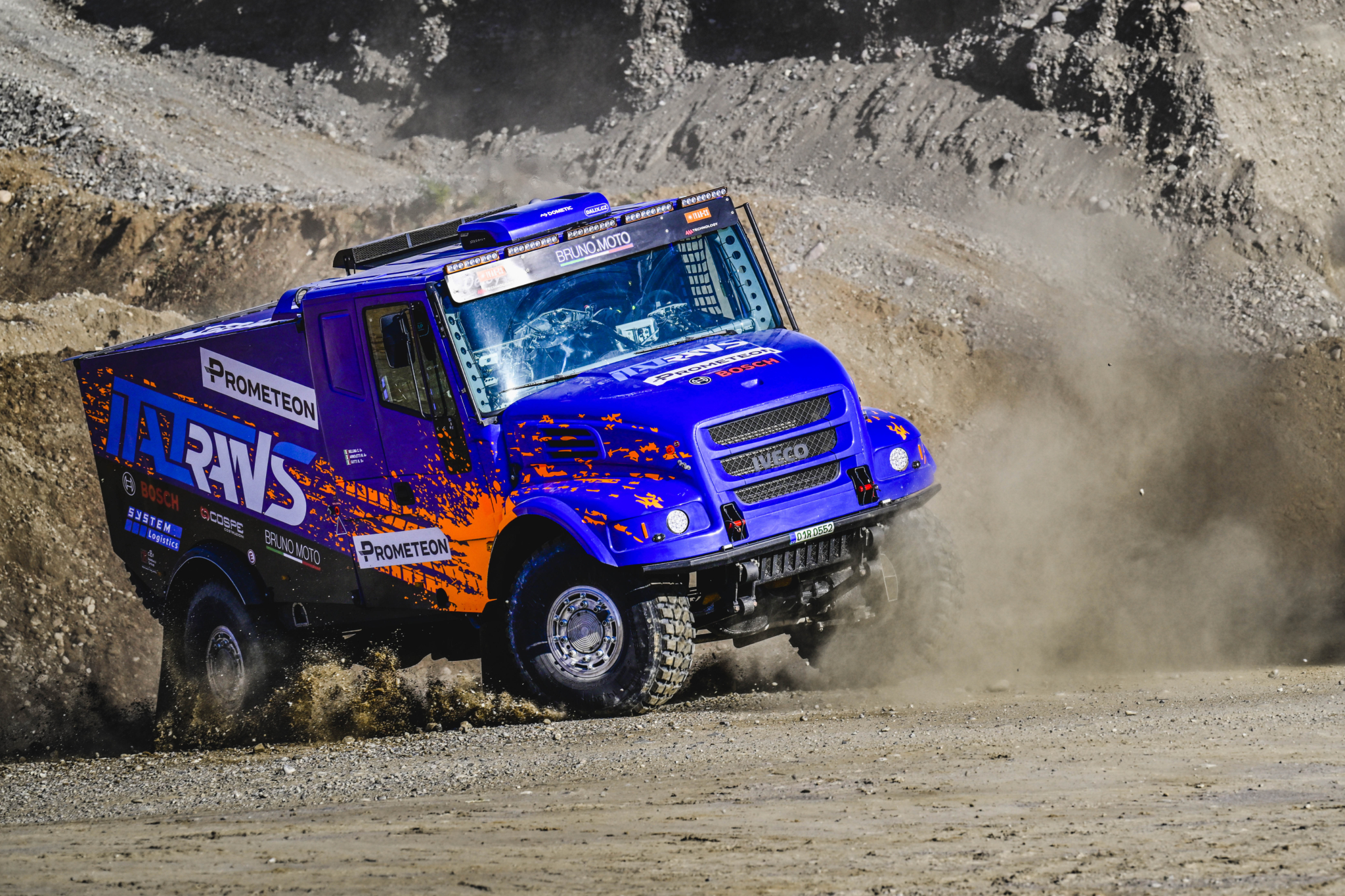 First Prometeon-branded Serie 02 tyres debut on Dakar Rally in Saudi Arabia