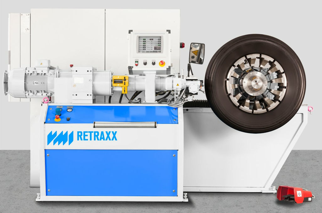 VMI presenting Retraxx upgrade at Tire Cologne
