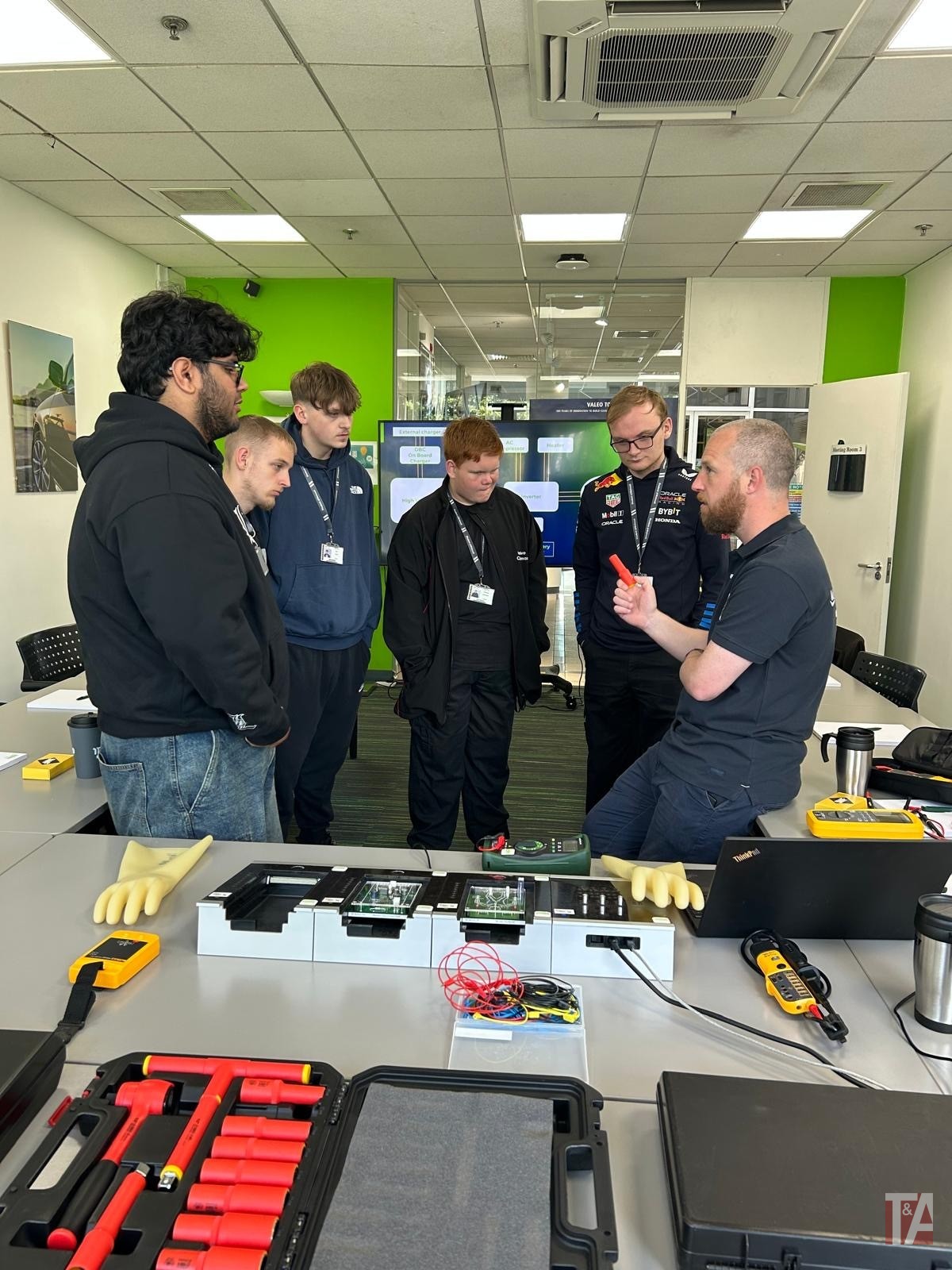 Valeo celebrates Wolverhampton College’s trophy triumph with student training day